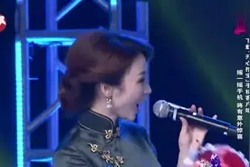 柳岩现场献曲《甜蜜蜜》妈咪舞台上演惊喜婚礼视频封面