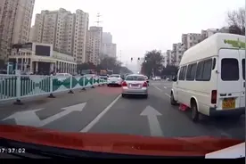 行车记录仪拍摄的车祸第一现场！视频封面