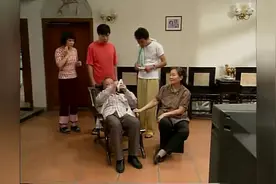 外来媳妇本地郎：诡异的作息时间，快弄疯康家人，竟然还有太空人