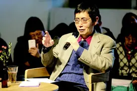 北岛做客青岛如是书店：用诗歌之光照亮人生图片