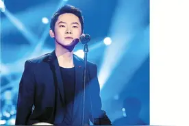 梁博“消失”五年后登陆《歌手》开嗓刷爆社交媒体图片