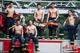 血脉贲张！杭州90后消防战士秀肌肉图片