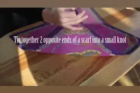 怎样把丝巾系成一朵花？看看小姐姐是如何做的吧视频封面