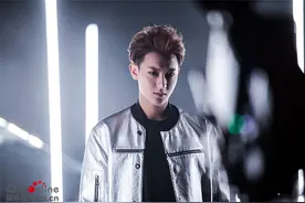 街头开撩！黄子韬大片尽显运动潮男范儿图片