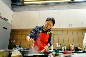 Airbnb入华两年有了中文名“爱彼迎”，绕口难懂被吐槽图片