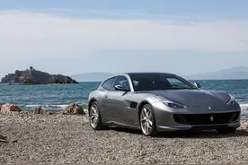 F1冠军赛车手莱科宁试驾后，如何评价这款法拉利V8超跑？图片