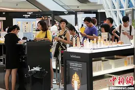 银联国际携环球蓝联升级消费退税服务图片