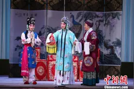 程派经典京剧《锁麟囊》兰州演出图片