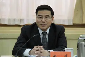 张季升任中央政策研究室副主任，曾任中央政研室办公室主任图片