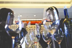 跟随镜头 看看品酒师是个什么师？图片