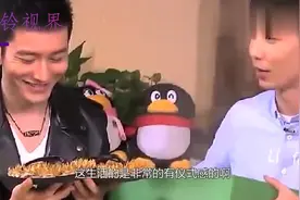 黄晓明过年包饺子塞硬币，网友提醒细菌多，谁注意到他的回答！视频封面