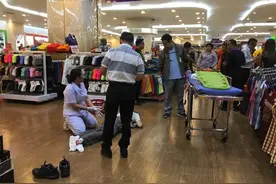 一名香港男子从泰国市区商场5楼坠下 不治身亡图片