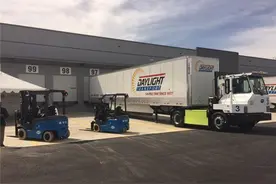 比亚迪交付27辆首批在美生产纯电动重卡图片