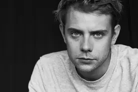 准备好排队抢购吧 优衣库合作款新系列找来Loewe创意总监图片