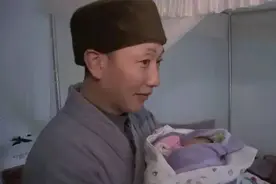 20多个娃，1个“爹”！这位勇敢的“和尚”遇到了一个难题图片