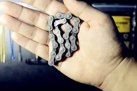 一种废旧自行车链条的用法