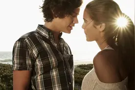 献给情人节爱人的歌：你如此漂亮 One Direction MV