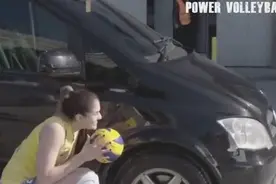 太坏了, 这样用排球恶搞老人家视频封面