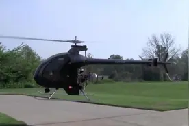 国外小哥斥巨资买了一台迷你直升飞机，效果惊人视频封面