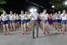 越南广场舞用中国神曲《小苹果》做舞曲视频封面