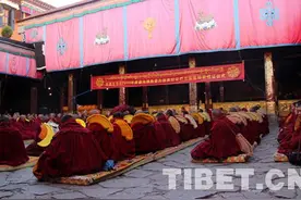 西藏10名僧人获得藏传佛教格鲁派最高学位格西拉让巴图片