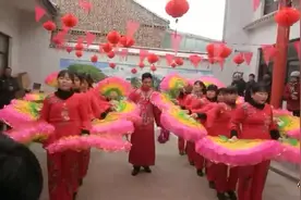 情人节渭南合阳这家结婚，新娘子是江苏没要礼钱，还赔了12万彩礼视频封面