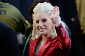美国版春晚来了 Lady Gaga献唱国歌图片
