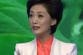 46岁主播海霞近照，丈夫是清华大学教授，女儿颜值一言难尽视频封面