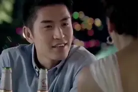 女警换上性感礼服，出现在男警面前，让人感觉眼前一亮！视频封面