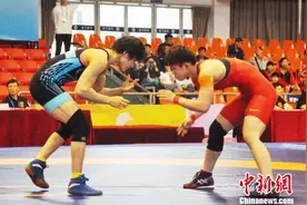 2017年全国女子自由式摔跤锦标赛南宁开赛图片