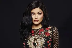Kylie Jenner庆祝19岁生日！爱情事业两不误图片