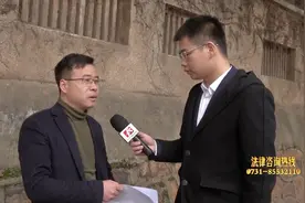 50岁工人意外摔断6根肋骨致10级伤残，维权1年多终获赔偿金视频封面