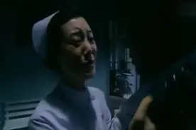 小护士值夜班，没想到见到这一幕吓得尖叫，死去的人在里边梳头呢视频封面