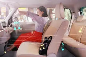 日本女孩最爱的就是这种车，车和姑娘都很可爱