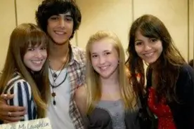 几分钟看完 一个女孩和一群女孩互撕的故事《女校风波》视频封面