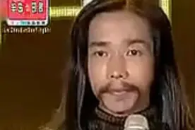 人不可貌相，这个乞丐特有的天赋唱了这首歌，才被人发觉！