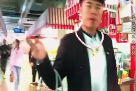 迪丽热巴被海肠吓到尖叫，Angelababy提菜篮子买帝王蟹！视频封面