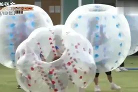 EXO：边伯贤挡着suho不让起，这幕简直太逗了视频封面