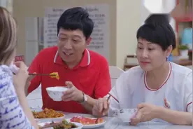 儿子女友第一次来家里，妈妈就让她做饭，结果做的菜没一个能吃视频封面