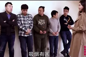 吸烟被老师抓住了，看看他们是咋逃脱的