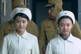 两个女护士站一起很有气场！视频封面