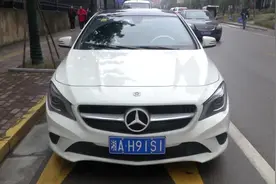 22万买二手奔驰3天后出故障：电瓶上塞棉花，行驶里程数被篡改视频封面