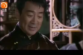 养女和亲生女儿一起挑选宝物, 养女得了便宜还卖乖, 作死视频封面