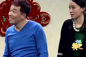 外甥来给老舅拜年，哐哐磕头就要红包，老舅不给就要剪头发！视频封面