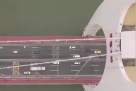 中国助泰国建第一高楼！被日本嘲笑是“烂尾楼”，夜幕降临被打脸视频封面