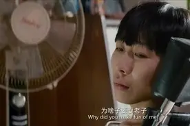 女子全身残疾，尿裤子被两个人看到，痛哭不让靠近视频封面