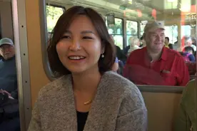 美女坐上瑞士小火车，呜呜呜，就上山了视频封面