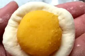 香甜奶油包，这样做却简单又好吃今天你们都学会了吗视频封面