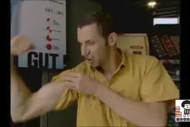 国外恶搞：收银员”诱惑“顾客视频封面