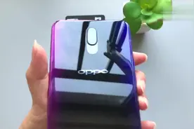 OPPO R17与OPPO R9外观以及跑分对比，这两年OPPO手机变化真大视频封面